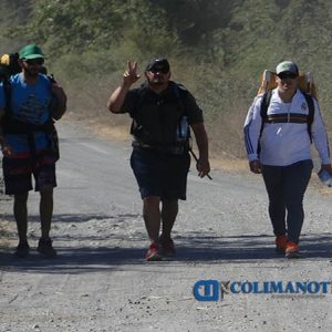 Alrededor de 300 tecomenses inician su peregrinación a pie a Talpa de Allende, Jalisco